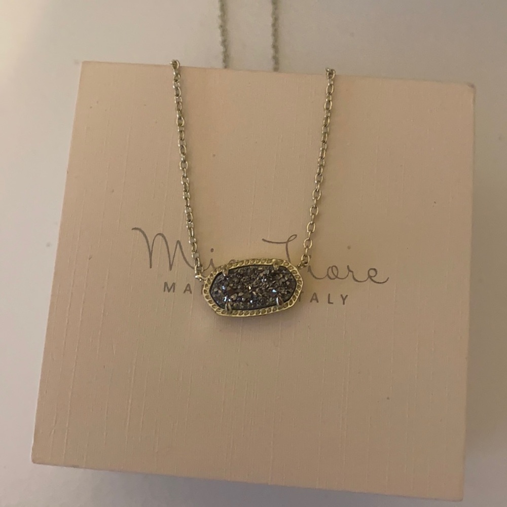 Kendra Scott necklace